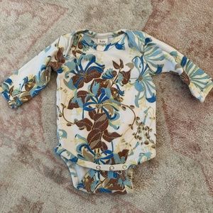 Kate Quinn onesie & bow